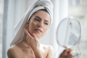 Akne Hausmittel: 7 Tipps, die wirklich helfen