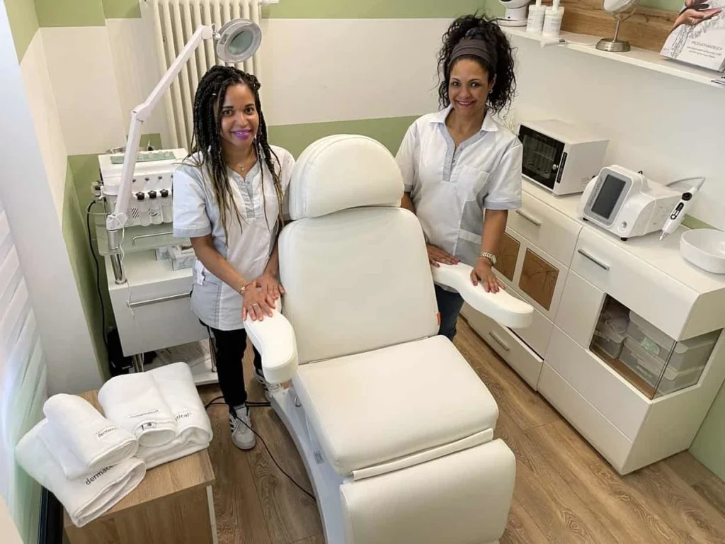 Neia and Lili in the treatment room