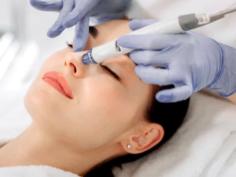 Gesichtsbehandlung - Aqua Facial